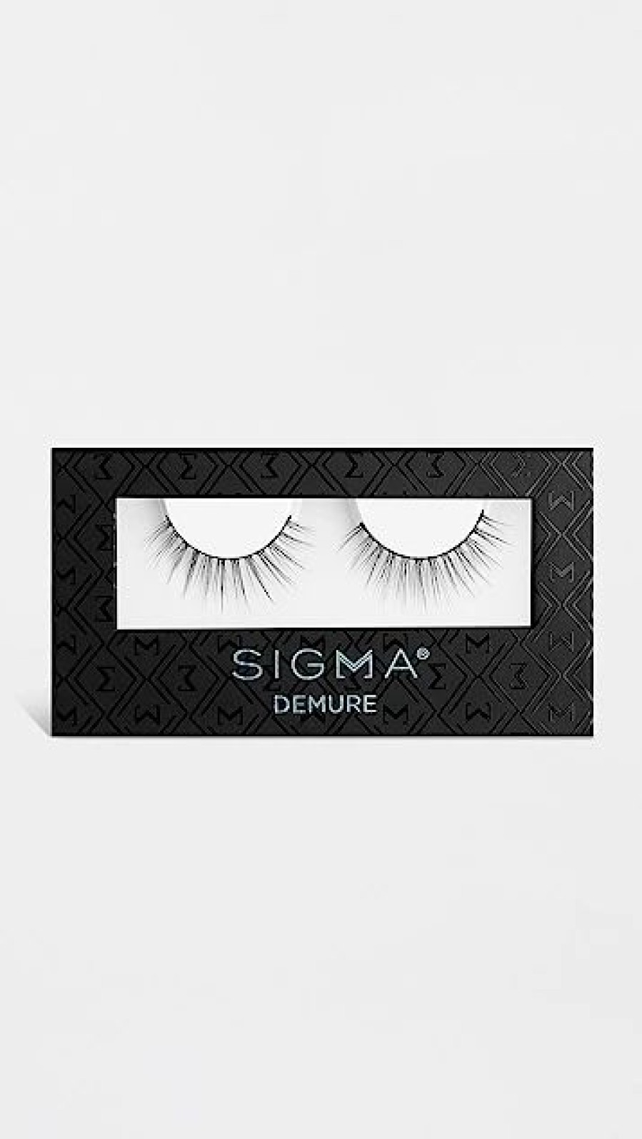 * Sigma Beauty False Lashes Demure Makeup