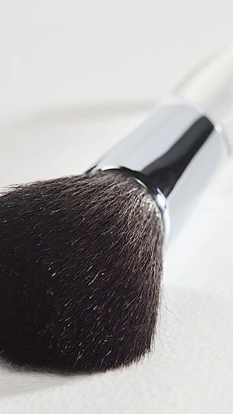 * Trish Mcevoy Brush 37 Bronzer No Color Tools & Brushes